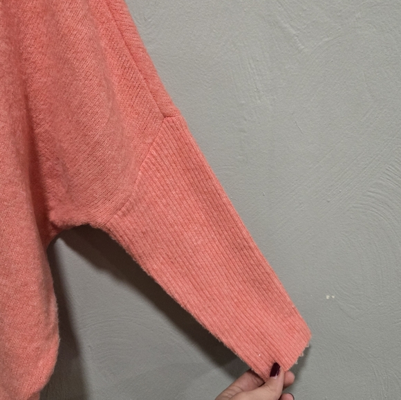 Anthropologie• Oversized Coral V-Neck Sweater. Sz XS - Picture 5 of 7